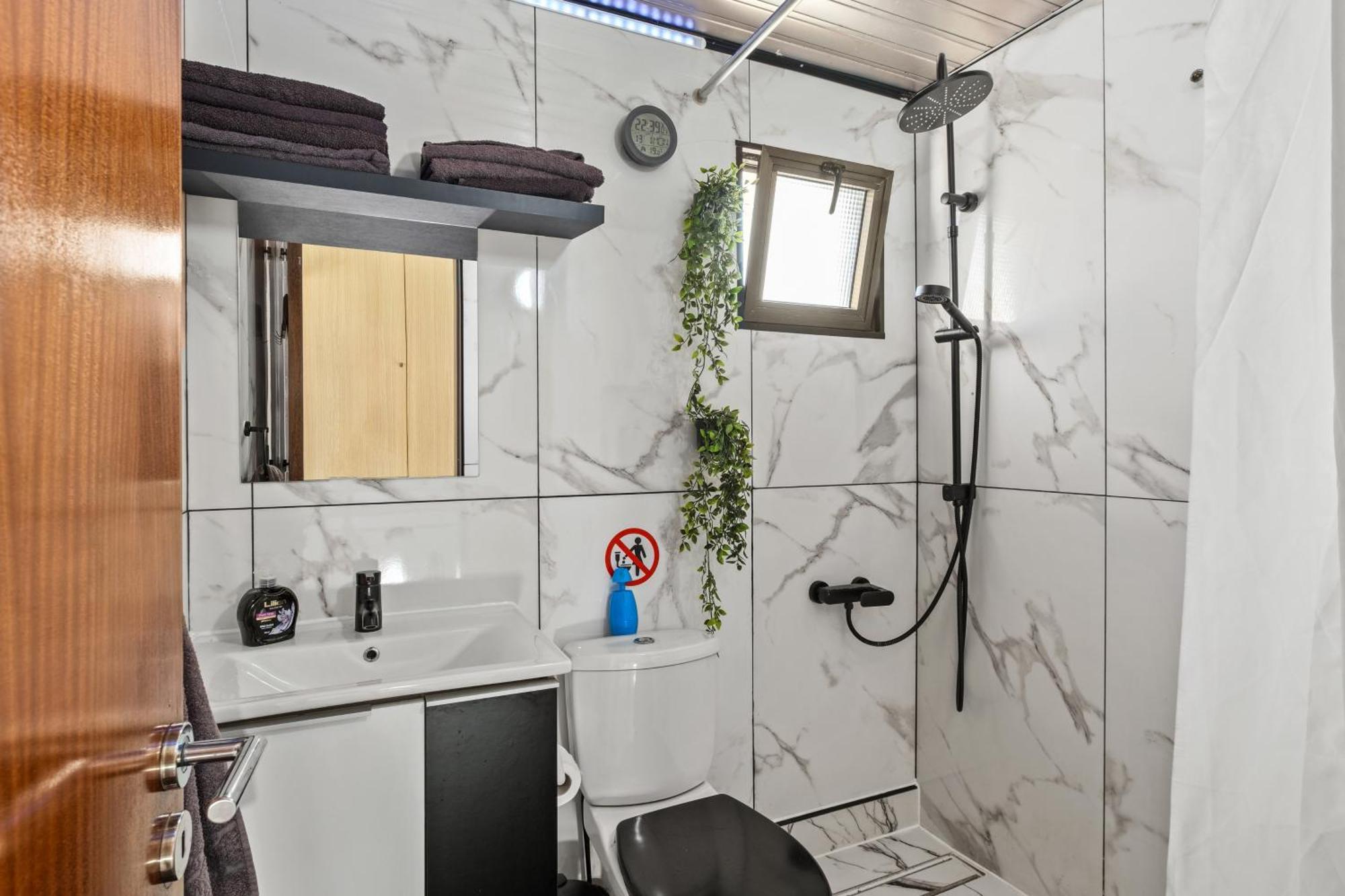 Demetris Apartment Meneou 外观 照片